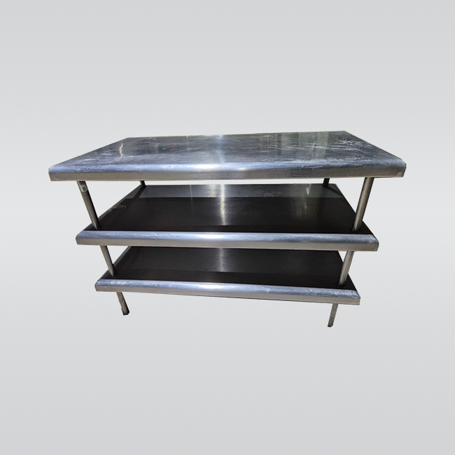 Mesa en acero inoxidable con 3 niveles