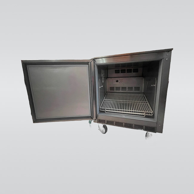 Refrigerador bajo mostrador BEVERAGE-AIR UCR27A-24