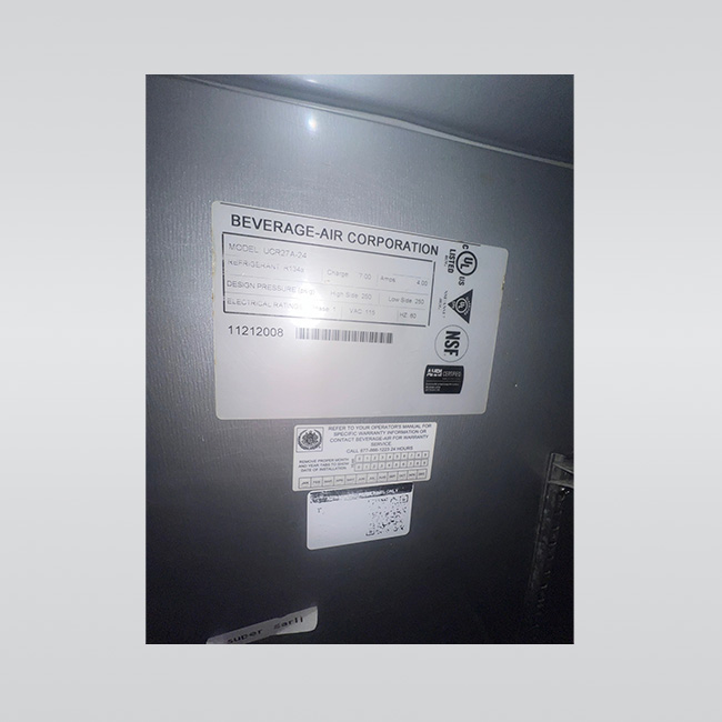 Refrigerador bajo mostrador BEVERAGE-AIR UCR27A-24