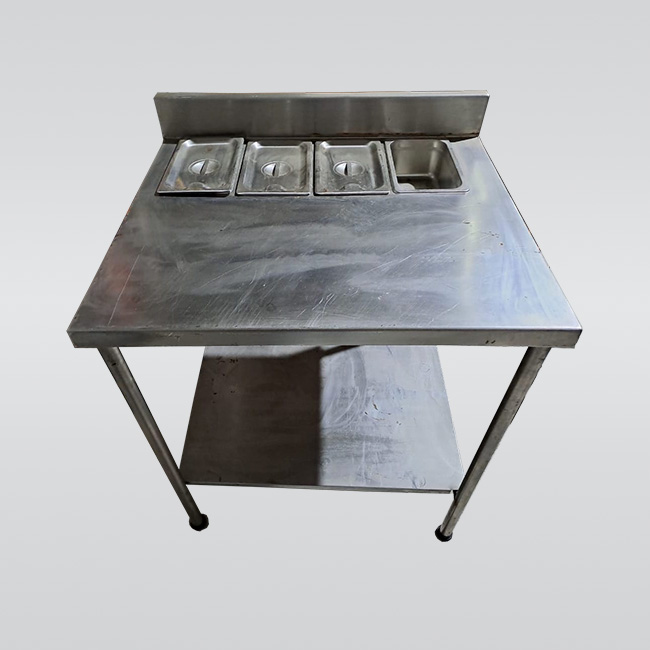 Mesa en Acero Inoxidable con 4 insertos