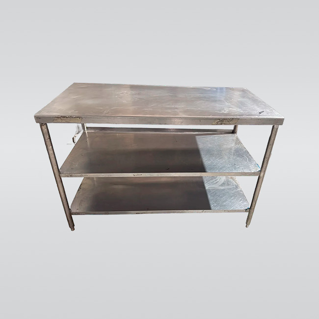 Mesa de Trabajo en Acero Inoxidable con 2 Entrepaños